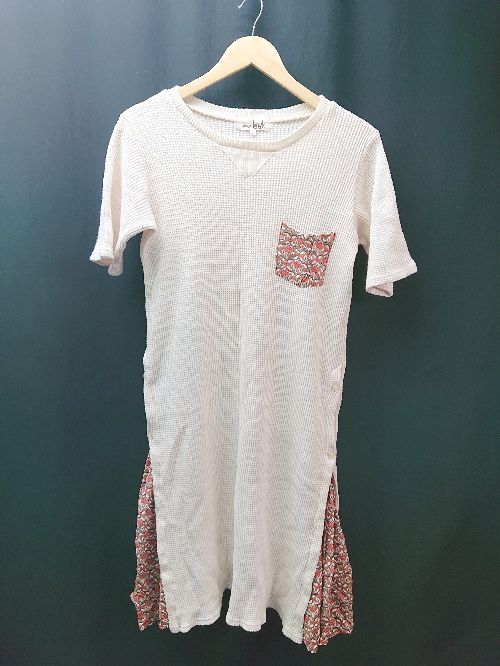 ◇ Titicaca クルーネック サイドボタン メッシュ ストレッチ 半袖 ひざ丈 ワンピース サイズF アイボリー レディース E 【中古】