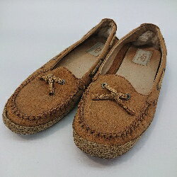 ◇ UGG アグ ブランドロゴ リボン ローファー サイズ25.0 ブラウン系 レディース E 【中古】