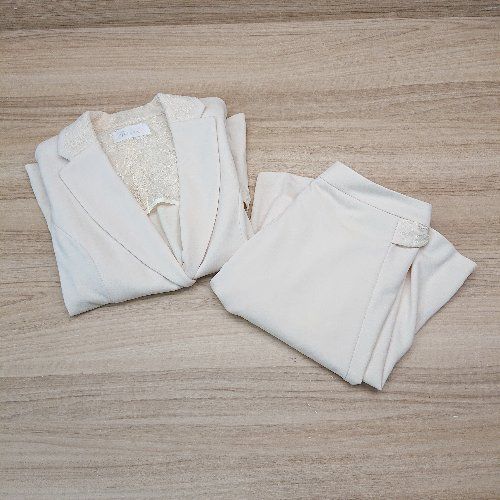 ◇ Ferous オンワード樫山 柔らか生地 ストレッチ 膝丈 - ジャケット スカート セットアップスーツ 上下 サイズ2 イエローベージュ レディース E 【中古】 ◇ Ferous オンワード樫山 柔らか生地 ストレッチ 膝丈 - ジャケット スカート セットアップスーツ 上下 サイズ2 イエローベージュ レディース E 【中古】