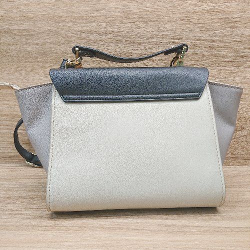 ◇ CECIL McBEE セシルマクビー 3配色 ポケット複数 かわいい ショルダーバック ベージュ系/ブラック レディース E 【中古】