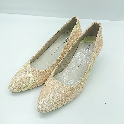 ◇ ⊂ Oriental Traffic オリエンタルトラフィック レース パンプス サイズ36 ベージュ系 レディース E 【中古】管理番号150206002418120250314ベースS/N付属品無素材布系/ラバー系ソール色ベージュ系サイズサイズ36梱包サイズ3宅急便運賃一覧表はこちらをクリック採寸サイズサイズガイドはこちらをクリックコンディションレベルBコンディション詳細はこちらをクリックコンディション詳細商品状態、状態の目安につきまして、あくまでも弊社基準による目安となっております。リユース品の特性上、大小様々なダメージが発生しており、全ての商品の全てのダメージ詳細を記載する事が難しい為、目安として記載をさせていただいております。二次流通品のご理解、ご納得を頂いた上、ご購入をお願い致します。