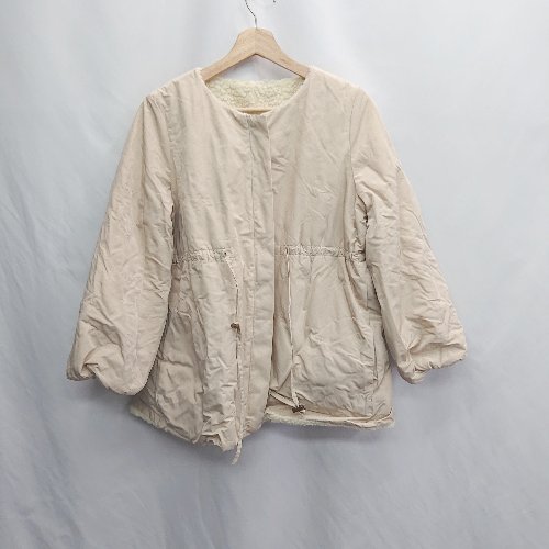 ◇ WHO'S WHO Chico リバーシブル　ウエストドローコード　大人 長袖 ダウンジャケット サイズF アイボリー系 レディース E 【中古】