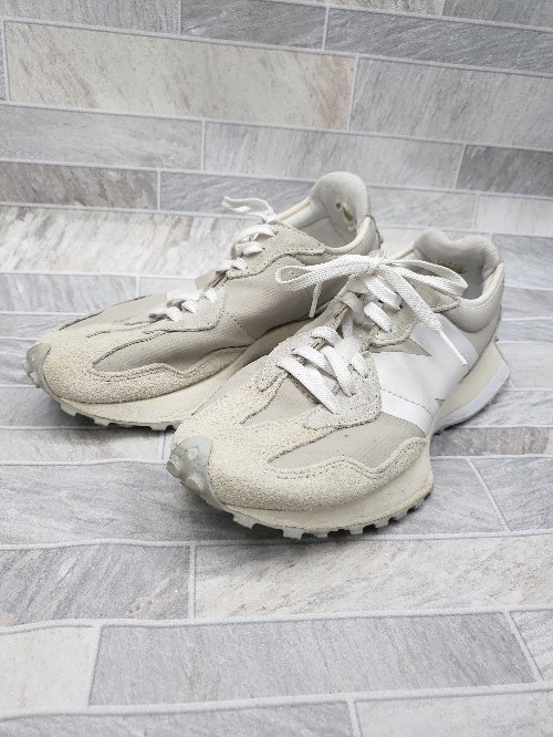 ◇ Θ New Balance ニューバランス スニーカー サイズ24.5cm グレー レディース E 【中古】管理番号150701000911920250807ベースS26/梅付属品無全体的に汚れあり。素材合成繊維系/ラバーソール色グレーサイズサイズ24.5cm梱包サイズ3宅急便運賃一覧表はこちらをクリック採寸サイズサイズガイドはこちらをクリックコンディションレベルDコンディション詳細はこちらをクリックコンディション詳細商品状態、状態の目安につきまして、あくまでも弊社基準による目安となっております。リユース品の特性上、大小様々なダメージが発生しており、全ての商品の全てのダメージ詳細を記載する事が難しい為、目安として記載をさせていただいております。二次流通品のご理解、ご納得を頂いた上、ご購入をお願い致します。