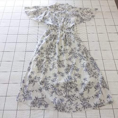 ◇ ⊂ mily bilet ミリービレット 花柄 膝下丈 ノースリーブ ワンピース サイズM ライトグレー系 レディース E 【中古】