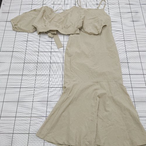 ◇ ⊂ ヘユム シンプル系 長袖 ノースリーブ ロング丈 アンサンブル ワンピース サイズF ベージュ系 レディース E 【中古】