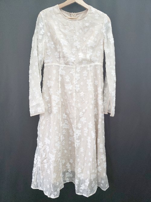 ◇ ⊂ FRIFUL シアー 花柄 長袖 膝下丈 ワンピース サイズM ベージュ系 レディース E 【中古】