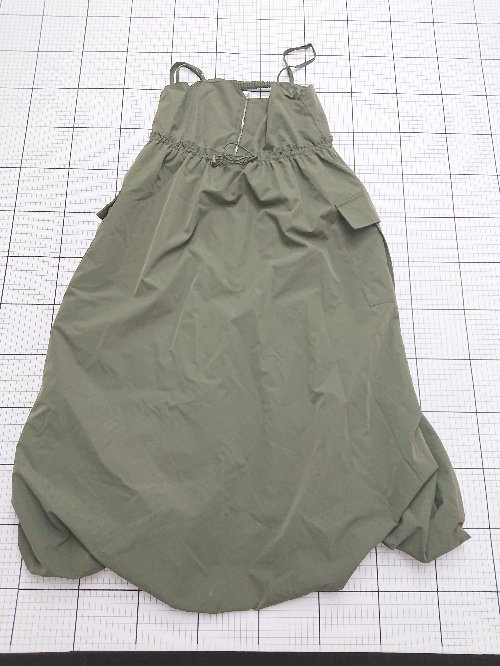 ◇ Θ しまむら シンプル系 ノースリーブ 膝丈 ワンピース サイズM カーキ系 レディース E 【中古】