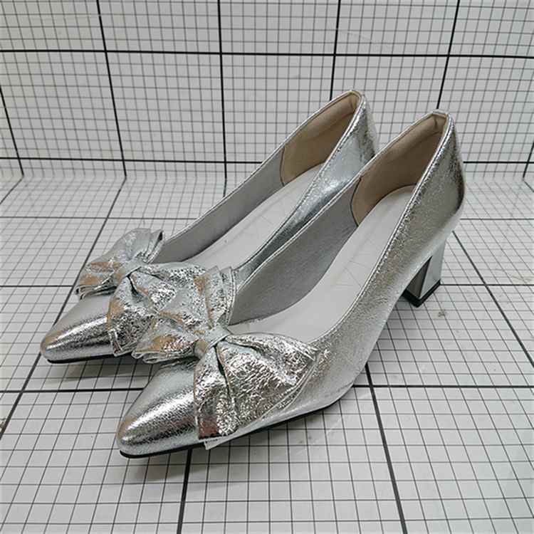 ◇ Θ 【ヴィヴィアン VIVIAN】リボン ポインテッドトゥ パンプス LL シルバー系 レディース E 【中古】