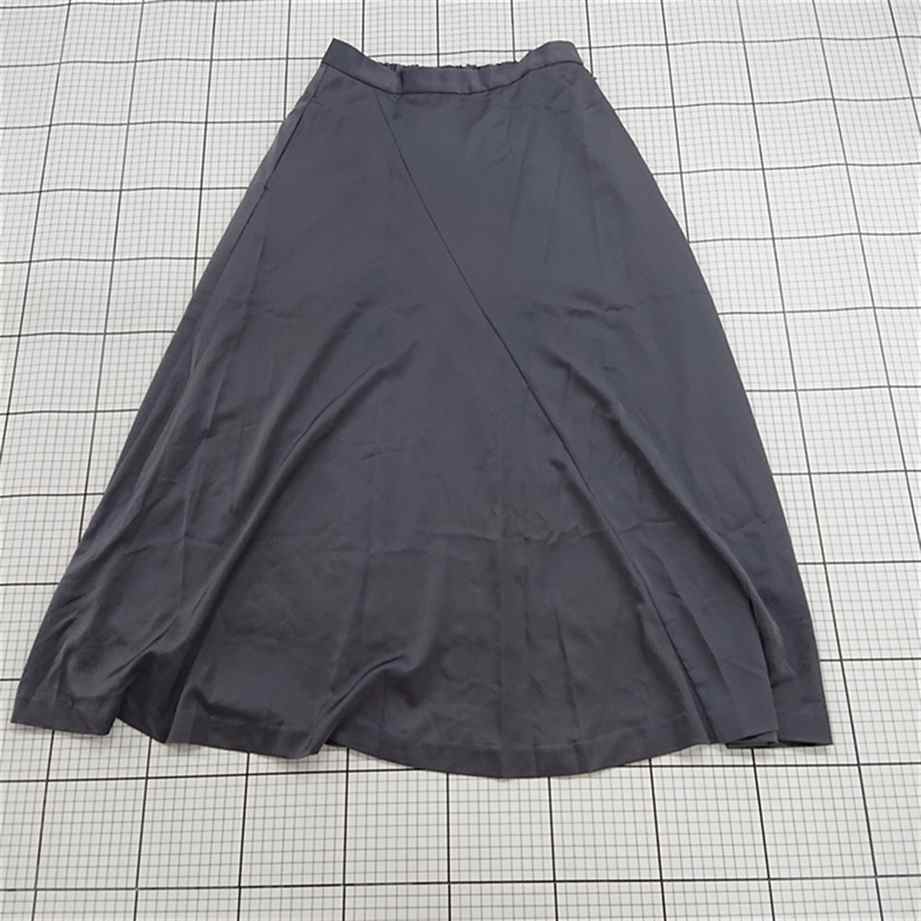 ◇ ⊇ a.v.v アーヴェヴェ サテン調 ロング丈 フレア スカート サイズL グレー系 レディース E 【中古】