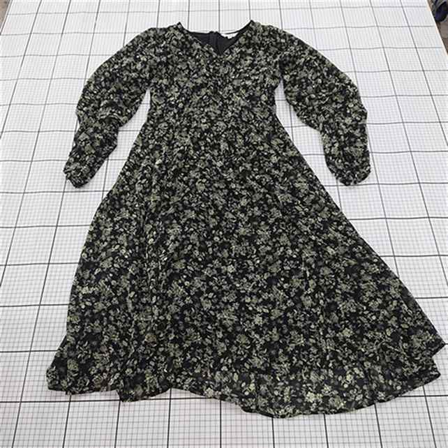 ◇ ⊂ MOUSSY マウジー 総柄 Vネック 