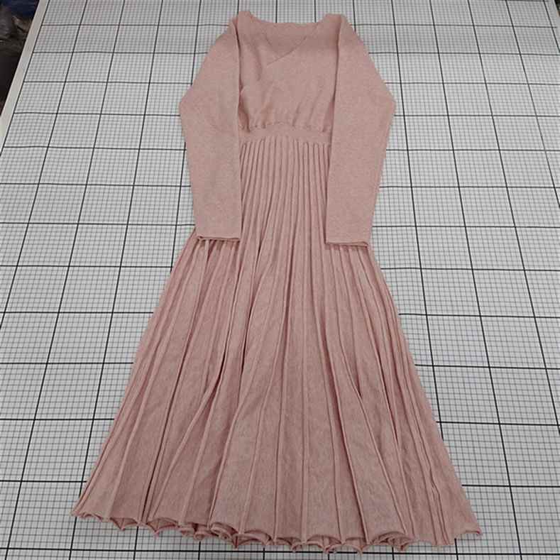 ◇ ⊇ セゾン・ド・パピヨン SAISON DE PAPILLON プリーツニットワンピース ピンク系 M レディース E 【..