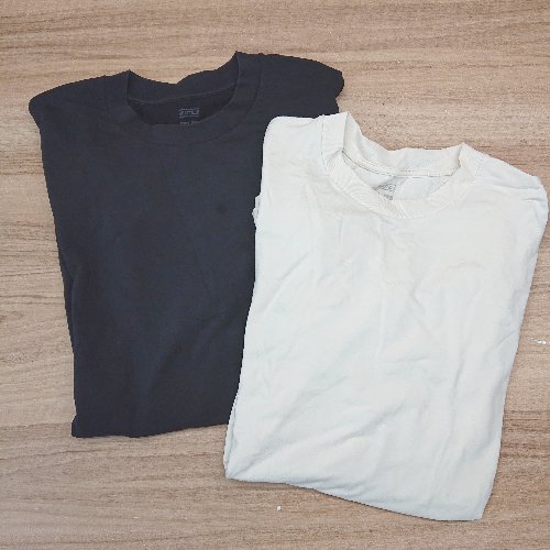 ◇ 《 UNIQLO ユニクロ まとめ売り2点セット サイズL ヒートテック インナー 防寒 カットソー メンズ 》 E 【中古】のサムネイル
