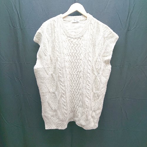 ◇ NEUNA ヌナ サイドスリット 無地 アクリル 丸首 ノースリーブ ベスト サイズ表記なし アイボリー レディース E 【中古】