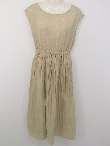 ◇ w closet ダブルクローゼット 総柄 ウエストゴム ノースリーブ 膝下丈 ワンピース サイズM ベージュ レディース P 【中古】 ◇ w closet ダブルクローゼット 総柄 ウエストゴム ノースリーブ 膝下丈 ワンピース サイズM ベージュ レディース P 【中古】