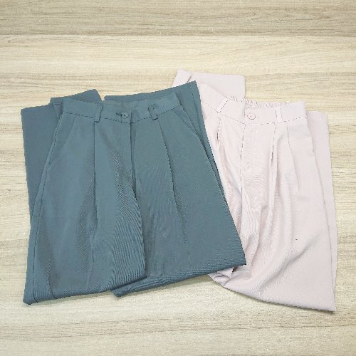 ◇ 《 rili tokyo まとめ売り2点セット サイズM MD タック スラックス ジップフライ パンツ レディース 》 E 【中古】のサムネイル