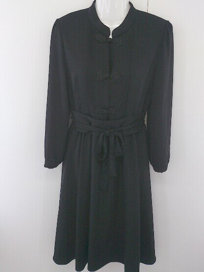 ◇ ◎ earth music&ecology チャイナ風 らんま1/2 早乙女乱馬 長袖 ロング ワンピース サイズF ブラック レディース 【中古】のサムネイル