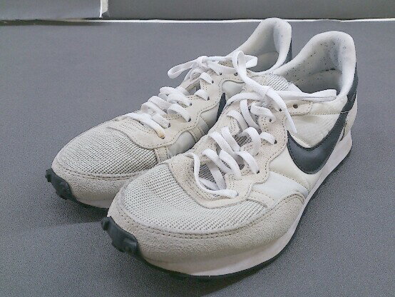 ◇ NIKE ナイキ チャレンジャー CW7645-003 スニーカー シューズ サイズ26.5cm ホワイト ブラック メンズ 【中古】