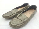 ◇ Clarks クラークス ドライビングシューズ サイズ24 ゴールド レディース P 【中古】管理番号120923001019620230324ベースS362/勝付属品無全体的に擦れ感あり。つま先に傷あり。素材レザー/ラバーソール色ゴールドサイズサイズ24梱包サイズ1宅急便運賃一覧表はこちらをクリック採寸サイズ底長：約26cm　底甲幅：約8cm　ヒール：約1cmサイズガイドはこちらをクリックコンディションレベルCコンディション詳細はこちらをクリックコンディション詳細商品状態、状態の目安につきまして、あくまでも弊社基準による目安となっております。リユース品の特性上、大小様々なダメージが発生しており、全ての商品の全てのダメージ詳細を記載する事が難しい為、目安として記載をさせていただいております。二次流通品のご理解、ご納得を頂いた上、ご購入をお願い致します。