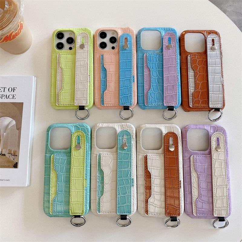 iphone16 ケース ベルト付き ワニ柄 iphone16pro 16promax iphone15 ケース カード入れ バンド付き 15pro iphone14 ケース iphone13 ケース おしゃれ 落下防止 携帯カバー 耐衝撃 軽量 薄型 おしゃれ かわいい 韓国 シンプル 人気 スマホケース 全機種対応 父の日 母の日