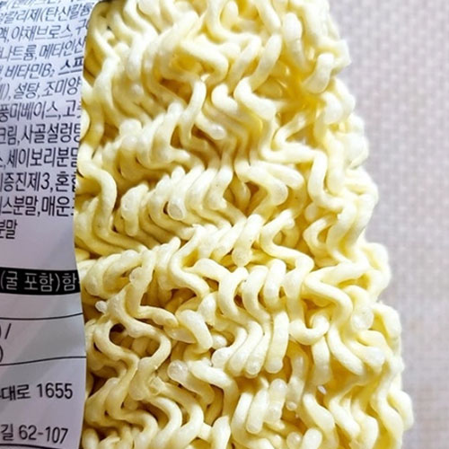八道韓国食品のパルド ウリラーメン 102g×1個Paldo 八道 辛い 牛肉 韓国ラーメン インスタントラーメン 韓国食品 #｜アングル2