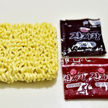 『オトギ』ジンジャジャン(135g) オトッギ ジャージャー麺 韓国ラーメン インスタントラーメン \コシのあるモチモチ食感の麺、中華料理屋の炸醤の味を再現/ マラソン ポイントアップ祭 スーパーセール