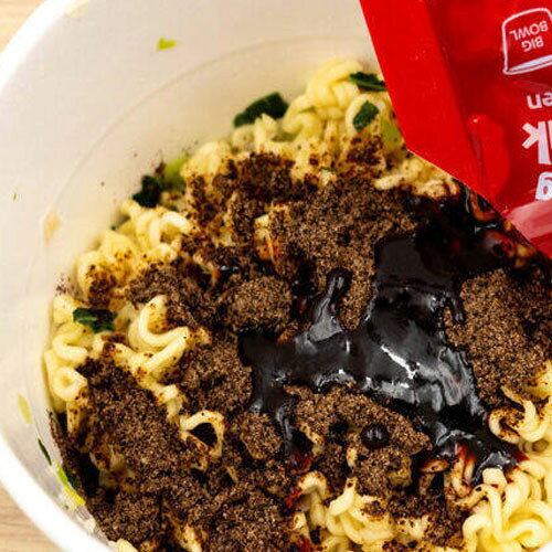 【まとめ買いお得 】三養 ジャジャン ブルダック炒め カップ麺 1BOX=105g×16個 SAMYANG 辛口ラーメン 韓国ラーメン インスタントラーメン 韓国食品 # paldo-10007449 八道韓国食品 サンプル画像3