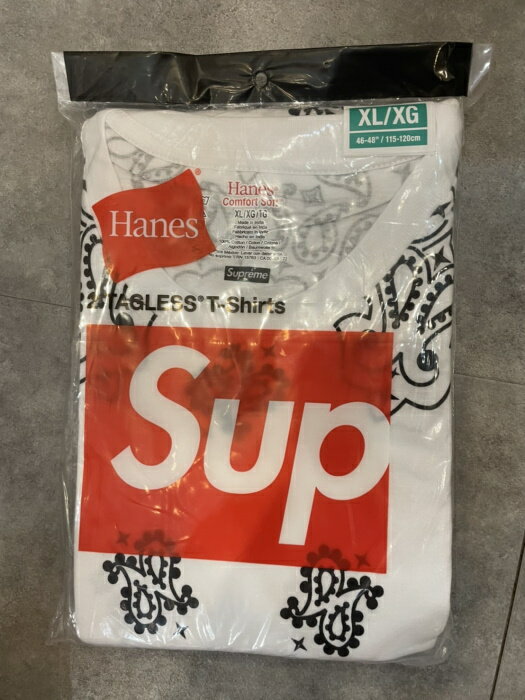 Supreme / シュプリームHanes® Bandana Tagless Tees (2 Pack) /ヘインズ バンダナ タグレス Tシャツ (2パック)White / ホワイト 白XLサイズ2022AW 正規品 新古品【中古】