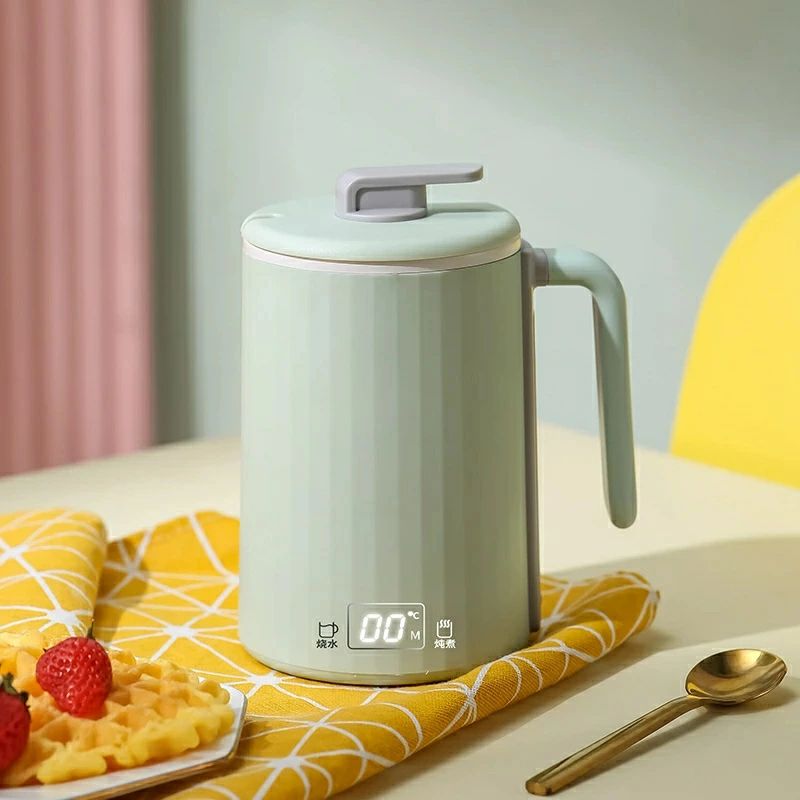 商品情報 【安全・速沸】ワンキースイッチ、5分で速沸、自動電源オフ。 二層断熱設計の小さなやかん。 乾式燃焼保護、底部滑り止め、優れた安定性を備えています。 【4段階の温度設定】必要に応じて温度を設定します。 粉乳（摂氏45度）。 タピオカティー（摂氏60度）。 コーヒーを淹れる（摂氏80度）。 沸騰（摂氏100度）。 食品グレード304ステンレス鋼、二重絶縁、PBAフリー。 自宅、旅行、オフィス、学生向けの宿泊施設に最適なギフトです。 【健康的で多機能】赤ちゃんのお湯、お茶、コーヒー、おやつ、ミルクをいつでも用意できます。 外出先でも、職場でも、ホテルでも、自宅にいるような気分になります。 【お手入れが簡単】洗練された洗練されたスタイルと機能性を兼ね備えた、ミニマリストキッチンにぴったりのモダンな電気ケトル。 シームレススタンピングとストレッチフォーミングプロセスを使用し、シームレスなライニング、お手入れが簡単です。 【450ML容量】お料理にも、家族皆んなのティータイムやコーヒータイムなどにもこの大容量は大変便利です。水注入口が広口で、ケトルの中身が見えて、お手入れも簡単です。目盛りの表記で一目で入れた水量がわかります。 【安心30日保証サービス】 本製品には、ご購入に限り購入日から30日間の返金保証をさせて頂いておりますので安心してお買い求めくださいませ、また本商品のご利用上でご不明な点や問題などが御座いましたら、お気軽にお問い合わせくださいませ、弊社はお客様のご要望に誠意ある対応をさせていただきます。