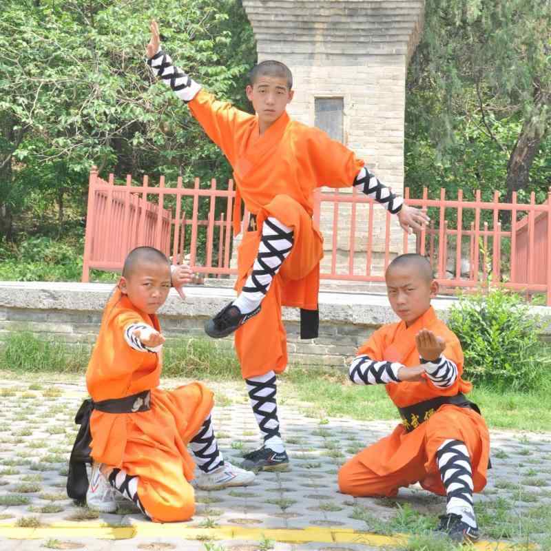 少林拳服 キッズ 大人用 男女兼用 オレンジレッド 少林寺 武僧衣装 武術 練習着 演武服 サテン 光沢 舞台 発表会 ユニフォーム ポリエステル 速乾 軽量