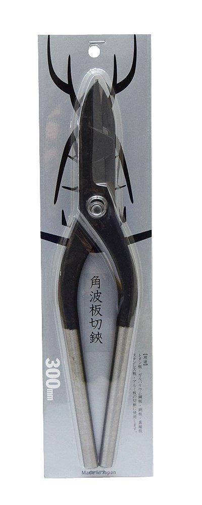 ・寸法:300mm ・素材:刃物用炭素鋼 ・切断能力(トタン板・ガルバリウム鋼板):0.8mm ・切断能力(銅板・真鍮板):0.8mm ・切断能力(ステンレス板):0.4mm ・切断能力(アルミ板):1.0mm ・切断能力(角波板・プリント板):トタン板・ガルバリウム鋼板0.4mm