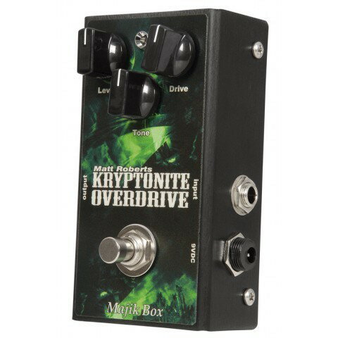 3 Doors Downのギタリスト Matt Roberts シグネチャーモデル「Kryptonite OD」 マット・ロバーツ用に改造された同社のBody Blowが原型になっています。 激しいバンドサウンドの中において、一つのセッティングでリズムとソロもプレイ出来るように最適化されています。 歪み量とトーンでカットする低域の帯域がBody Blowと異なります。 タイトな低音域とファットな中音域を上手くマッチさせたチューブスクリーマー系のオーバードライブとなっております。