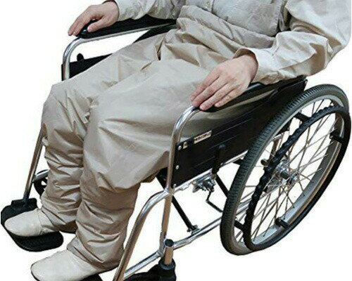 防寒具 ひざ掛け 暖ロン（ぬくロン）-nukuron- フリーサイズ MT-5301 丸田シャツ │ 撥水加工 膝掛け 寒さ対策 軽量 保温 アイディア用品 便利グッズ 高齢者 介護用品 お年寄り 老人 シニア 冷え性 装着簡単 ひざ掛け 汚れにくい 軽い 軽量