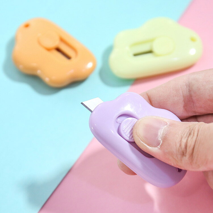 段ボールカッター くも 3個セット 文房具 ミニカッター ダンボールカッター かわいい おしゃれ ペーパーナイフ 北欧 女子文具 カッターナイフ 箱開封 便利グッズ 雑貨 軽量 ストラップ穴 送料無料 papass-10005959 APAAPA サンプル画像2