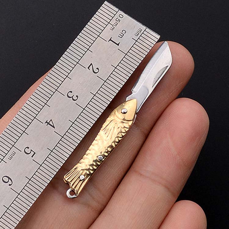 ミニナイフ 折り畳みナイフ キーホルダー カッターナイフ 折りたたみ 真鍮 ダンボールカッター ステンレスナイフ 段ボールカッター ミニカッター ストラップ穴 箱開封 雑貨 アウトドア 便利グッズ 送料無料 papass-10005961 APAAPA サンプル画像2