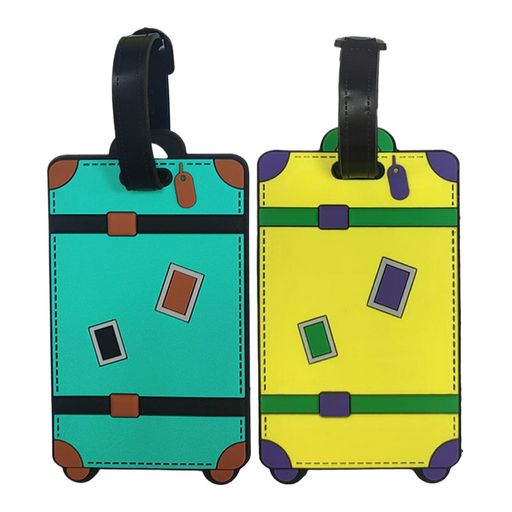 【製品仕様】セットには2個のラゲッジタグが含まれており、各サイズは11*6.5cmです。(グリーン/イエロー/オレンジ/肌色) 【高品質素材】スーツケースタグは高品質のPVC素材を使用して作られており、柔らかく且つ強靭なため、スーツケースにぶつけても傷をつけにくいです。また優れた耐久性と防水性を備えており、水や衝撃にも強く、長期間使用できます。 【鮮やかな色彩】ネームタグ スーツケースはシンプルなデザインで、コントラストのある色合いが特徴的で、非常に高い認識度があります。これにより、お荷物受け取りベルト上で一目で自分の荷物を見つけることができます。他人が間違って取るリスクを減らし、旅の始まりから安心して過ごせます。 【バックルデザイン】ネームタグはバックルデザイン式の設計になっており、スーツケースの持ち手に簡単に取り付けることができます。出張や旅行時には素早く装着・取り外しができ、非常に便利です。 【情報カード付き】各荷物タグの裏面には情報カードが付いており、そこで個人情報を明確に記入することができます。これにより、万一荷物が紛失した場合でも、連絡先を迅速に特定しやすくなり、荷物の紛失を防ぐことができます。