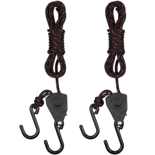 【耐荷重68kg・1/8インチの精密設計】1/8インチ(直径约3.17mm)の高密度編み込みナイロンロープを採用し、1ペアで最大68kg(150ポンド)の耐荷重を実現しました。コンパクトながらも強靭な耐久性を誇り、中小型のカヤックの固定や、キャンプ用品、室内での重量物の吊り下げに最適です。 【防錆ステンレス製フック・海辺でも安心】フック部分には錆びに強い高品質なステンレスを採用。一般的な金属製フックとは異なり、海辺でのカヤック固定や雨天時のアウトドア使用でも劣化しにくく、長期間安心してお使いいただけます。耐久性に優れたスチールフックと滑車の組み合わせにより、過酷な環境下でもスムーズな動作を保証します。 【ラチェット式で操作簡単・ワンタッチでロック&amp;解除】面倒な結び方は一切不要!プーリーを上に押すだけでロックが解除され、ロープを引くだけで自動的に固定されるクイックリリース機構を採用。片手で簡単にロープの長さを調整し、強力に締め付けることができるため、設営や撤収の時間を大幅に短縮し、初心者でもプロのように扱えます。