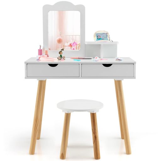 材質MDF ドレッサー本体約幅70x奥行34x高さ100cm/ スツール約直径28x高さ30cm/ 引き出し寸法約幅30x奥行22x高さ5cm/ セット重量約11kg/ 耐荷重ドレッサー約20kgスツール約40kg 【収納たっぷりで片付け習慣も身につく】2つの引き出しとオープン棚、広めの天板で、おもちゃや文房具、アクセサリーなどをすっきり整理できます。「使ったら片付ける」習慣が自然と身につくので、ママのちょっとしたお手伝いにもなります。 【鏡を外せば、お絵かきや読書にも使える机に】鏡は簡単に取り外し可能。おしゃれ遊びだけでなく、お絵かきや読書、シール貼りなど、お子さんの好きなことに合わせて自由に使えます。1台で2通りの使い方ができるので、長く使える~ 【安心して使える頑丈な作り】しっかりした厚みのある板材と丈夫な木製脚を使用。毎日使ってもぐらつきにくく、子どもが安心して使える強度を備えています。表面もキズや汚れに強い仕上げで、長くきれいな状態を保ちます。 【シンプルでどんなお部屋にも合うデザイン】余計な装飾をなくしたシンプルなデザイン。