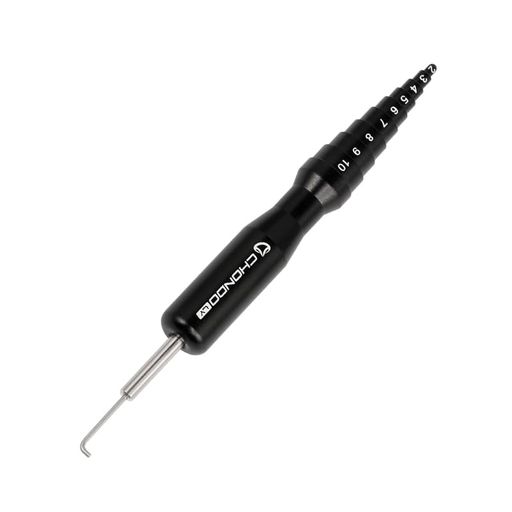 1 ベアリング内径を正確にチェック 2mm~10mmまで対応した多段サイズ設計。ベアリング内径を差し込むだけで簡単に確認でき、サイズ判別や交換時のミスを防ぎます。 2 回転状態をスムーズに確認 ベアリングを装着したまま回転チェックが可能。異音・引っ掛かり・劣化状態を素早く見極め、メンテナンスの判断に役立ちます。 3 2in1設計・分解可能 先端ツールは取り外し可能。リールのサイドカバー付きベアリングやハンドルノブ内部のベアリングにも対応し、作業性が向上します。 4 軽量&amp;高耐久素材 アルミ合金+ステンレス鋼を採用。約13gの軽量設計で手に馴染みやすく、長時間のメンテナンス作業でも疲れにくい仕様です。 5 釣りリールメンテナンスに最適 リール全対応。清掃・点検・分解作業をこれ1本でサポートし、釣り具メンテナンスの必須工具としておすすめです。