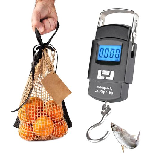 【製品仕様】 デジタルスケール本体サイズ:12.5x5.5x2.2cm/140g /測定重量: 0.01kg~50kg※本製品には英語の取扱説明書及び(AAA 7号)乾電池x2が付属しています。 【高精度】 デジタルスケールは最大50kgまで計量可能!旅行カバンの重さの確認はもちろん、フィッシングスケールとしても使えます。※10kg以下は5gきざみ。10kgから50kgまでは10gきざみになります。 【幅広い用途】 デジタルスケールは旅行やアウトドア、釣りなど様々なシーンで大活躍!大量のお米や小麦粉などの計りずらいものも計りやすい! 【シンプル】 デジタルスケールは操作が簡単!ON/OFFボタンを押して吊り下げるだけ!液晶ディスプレイはバックライトがつくので、暗い場所でも使えます!" 【コンパクト】 コンパクトサイズなデジタル吊り秤。バックパックやポケットに入れても邪魔になりまらないので釣りにも最適!