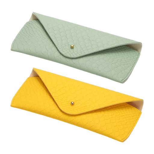 仕様:めがねケース 素材:レザー;カラー:イエロー/緑;サイズ:17 x 7.5cm/ 6.69 x 2.95インチ (縦 x 横);パッケージ内容:めがねケース2個 このクラシックでスタイリッシュなサングラスケースは、サングラスや日常使いのめがねなど、様々なタイプのめがねを収納できます。優れた保護機能を備えており、旅行、仕事、日常使いに最適です。バックパック、ハンドバッグ、ポケットにもすっきり収まるので携帯に便利です 特長:このレザーめがねケースはソフトな質感と上品なスネーク調の仕上げで、防水・防湿性に優れ、お手入れも簡単です。繊細なスエード裏地が傷から守ります 使い方:軽量で携帯しやすいソフトケースです。スタッドバックルデザインで使いやすく、スタイリッシュで優雅な印象を与えます 注意:購入前にサイズをご確認ください