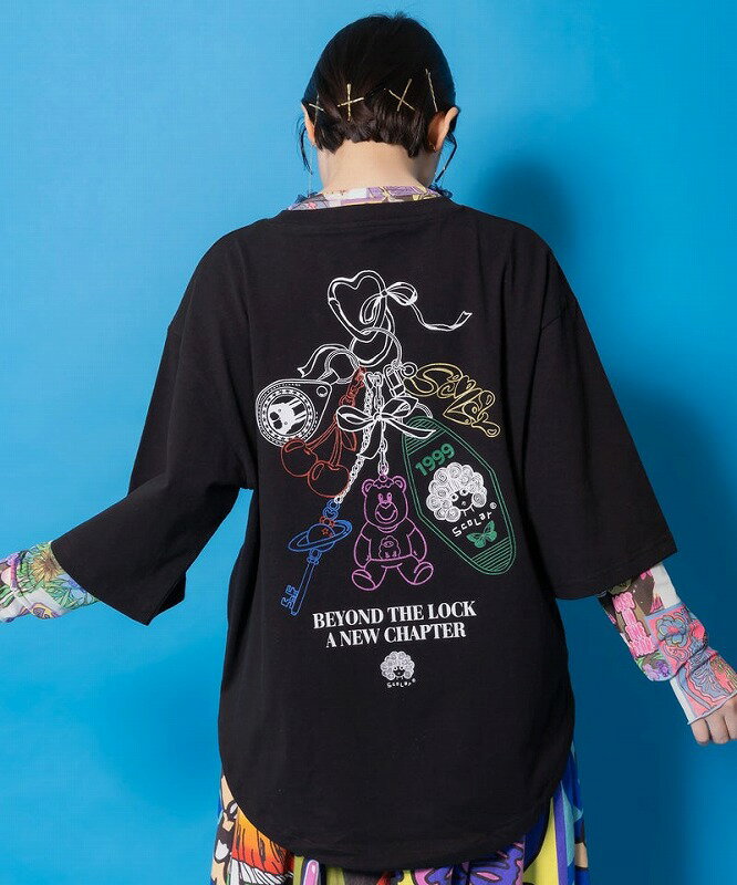 登场人物 - ★新作★【ScoLar スカラー】161645 じゃらじゃらスカラーキーホルダー柄Tシャツ トップス カジュアル レトロ 原宿系 個性的 ポイント【パッパドゥドゥ】