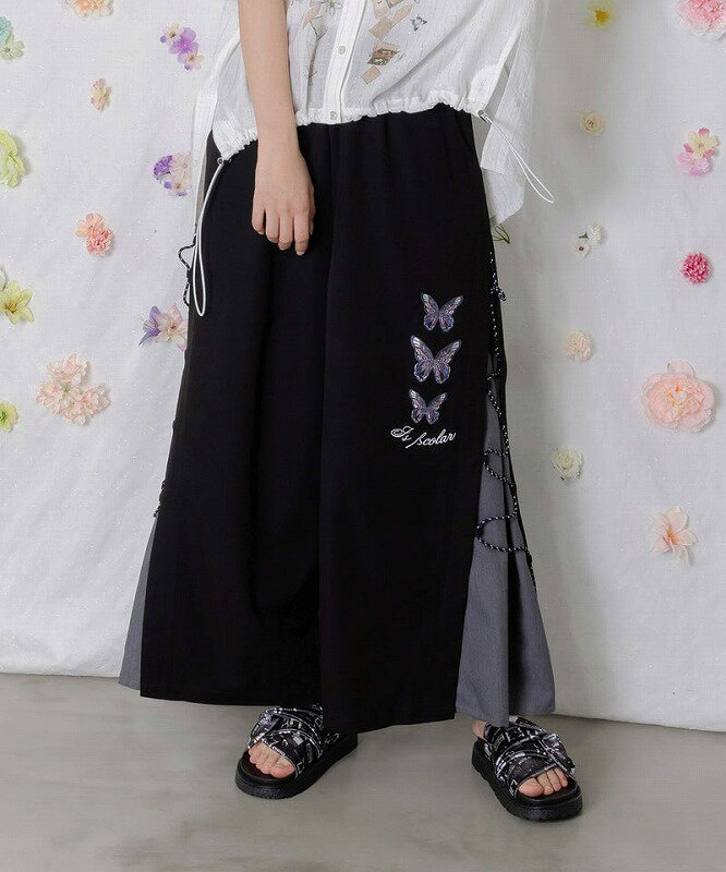 乐天商城 - 【is ScoLar イズ スカラー】562203 パラコード×蝶刺繍 配色デニムワイドパンツ カジュアル フェミニン 原宿系 個性的【パッパドゥドゥ】