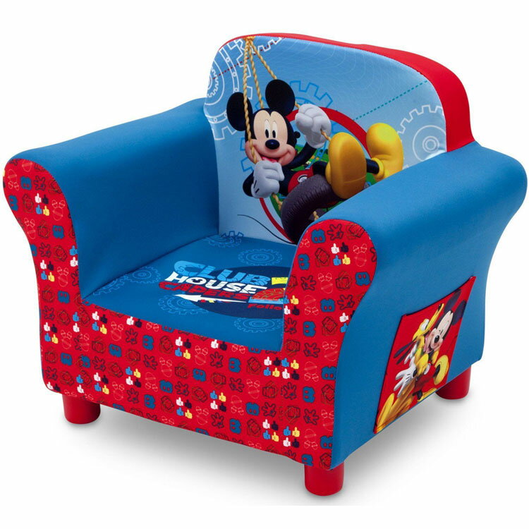 商品説明 メーカー Delta 商品名 Mickey Mouse Upholstered Chair 型番 up83509mm サイズ 約 57W×40D×43H　cm 重さ 約 4.95kg 耐荷重 45kg 対象年齢 3歳から(メーカー参照) 安全基準 消費者製品安全委員会適合(CPSC) 生産国 MADE IN CHINA 仕様 @Disney,All Rights Reserved. 備考 ・小さなパーツを含む場合がございます、お子様から離れて大人の方が組み立て下さい。 ・組み立て時に加工が必要な場合や、ボルト・ネジなどを別途お手配頂く場合もございます。 ・輸入商品特有の製造上のキズや塗装剥がれ等や輸送時のパッケージのダメージが見受けられる場合がございます。 ・入荷時期によりデザイン・カラー変更の場合がございます。 ・お届けボックスに関しましては、メーカー出荷時の状態より入荷時の箱を加工しお送りする場合もございます。 ・ご使用時、必ず大人の方がそばで付き添って下さい。 ※お買いもの前に必ずご確認ください。 ■アメリカ製品について ■お買い物ガイド 【検索キーワード】 Paranino パラニーニョ アメリカ USA 輸入雑貨 キッズルーム インテリア オーガナイザー コンパクト キッズ トイボックス クリスマス 誕生日 子供部屋 キャラクター delta up83509mm 3歳 4歳 5歳 6歳 子供用 キッズ ディズニー ミニーミニーちゃん ミッキー&フレンズ プレゼント イス チェアー ソファー