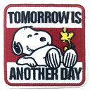 【マラソン限定◆POINT3倍】送料無料/ ワッペン スヌーピー ANOTHER DAY 四角 刺繍 アイロン キャラクター パッチ アップリケ SNOOPY