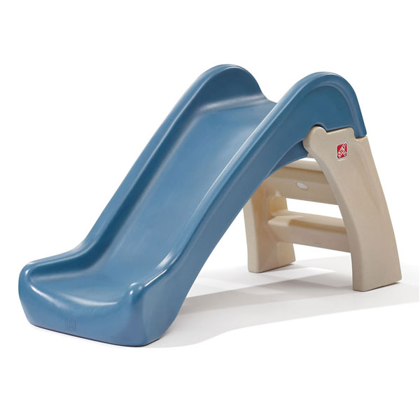 商品説明 メーカー STEP2 商品名 Play & Fold Jr. Slide 型番 843999 サイズ 本体：64.8 x 110.5 x 45.1 cm お届け時：45.7 x 34.9 x 107.3 cm 重さ 4.5kg 対象年齢 1歳半から(メーカー参照) 安全基準 ヨーロッパ規格適合(EN-71) 材質 プラスチック 生産国 USA 仕様 耐久重量：19.5 kg 備考 ・ラッピング不可 ・組立必要/説明書図解（英語表記） ・小さなパーツを含む場合がございます、お子様から離れて大人の方が組み立て下さい。 ・組み立て時に加工が必要な場合や、ボルト・ネジなどを別途お手配頂く場合もございます。 ・輸入商品特有の製造上のキズや塗装剥がれ等や輸送時のパッケージのダメージが見受けられる場合がございます。 ・入荷時期によりデザイン・カラー変更の場合がございます。 ・お届けボックスに関しましては、メーカー出荷時の状態より入荷時の箱を加工しお送りする場合もございます。 ・ご使用時、必ず大人の方がそばで付き添って下さい。 ※お買いもの前に必ずご確認ください。 ■アメリカ製品について ■お買い物ガイド 【検索キーワード】 STEP2 Play & Fold Jr. Slide 843999 ステップ2 大型商品 すべりだい 滑り台 スライダー 室内 屋内 屋外 子供 キッズ こども おもちゃ 誕生日 クリスマス プレゼント