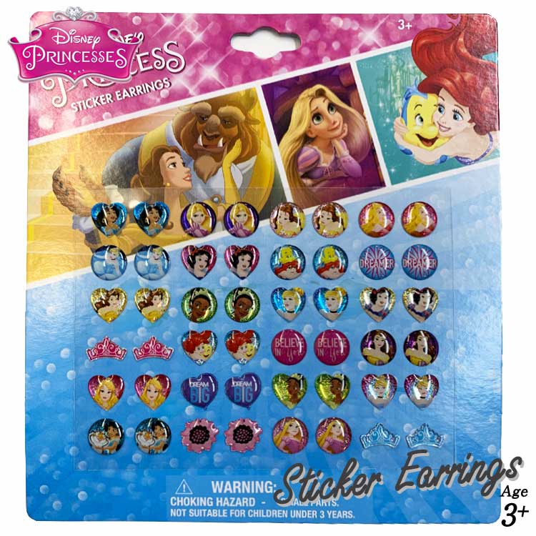 商品説明 メーカー HER ACCESSORIES 商品名 Princess Sticker Earrings 48 Pieces 24 Pairs 型番 P24SE サイズ （約）幅1cm×高さ1cm 仕様 アメリカ限定で発売されている 「 Disney Princess / ディズニー プリンセス 」より イヤリング シール　24ペア セット。 プチプライスで、プレゼントにもぴったり。 キラキラのグリッターデザインがとっても可愛いアイテム。 備考 ※こちらの商品はゆうパケット「ポストイン配達」となります。 商品の追跡が可能です、紛失、未着、破損の場合でも弊社では責任を負いかねます。 配送先への配達で郵便受けに入れられます。 (入らない場合は直接手渡しです)。 不在の場合は通知が郵便受けに入れられますので再配達を直接ご依頼してください。 到着まで約2日-4日かかります。 ※あくまで参考ですのでその時の状況（天候など）により 若干配送日数が変わる場合がございます、ご了承ください。 配達の日時指定は出来ませんのでご了承ください。 ・代金引換・後払い決済はご利用いただけません。 ・ラッピング不可 ・入荷時期によりデザイン・カラー変更の場合がございます。 ・輸入品特有の製造上のキズ、塗装剥がれ等や輸送時の外箱ダメージが見受けられる場合がございます。 ・メーカー出荷時の状態により、箱を修繕しお送りする場合もございます。 ・ご使用時、必ず大人の方がそばで付き添って下さい。 ■画像と商品が一部異なる場合もございますのでご了承ください。 ■在庫数、価格は日々変動いたします。 ※お買いもの前に必ずご確認ください。 ■アメリカ製品について ■お買い物ガイド 【検索キーワード】 ディズニー プリンセス ピアスシール イヤリングシール キッズ インポート レア リボン ピアス イヤリング シール キッズ 貼るピアス おしゃれ セット アクセサリー キッズアクセ シールイヤリング アリエル ジャスミン ラプンツェル シンデレラ ベル オーロラ姫