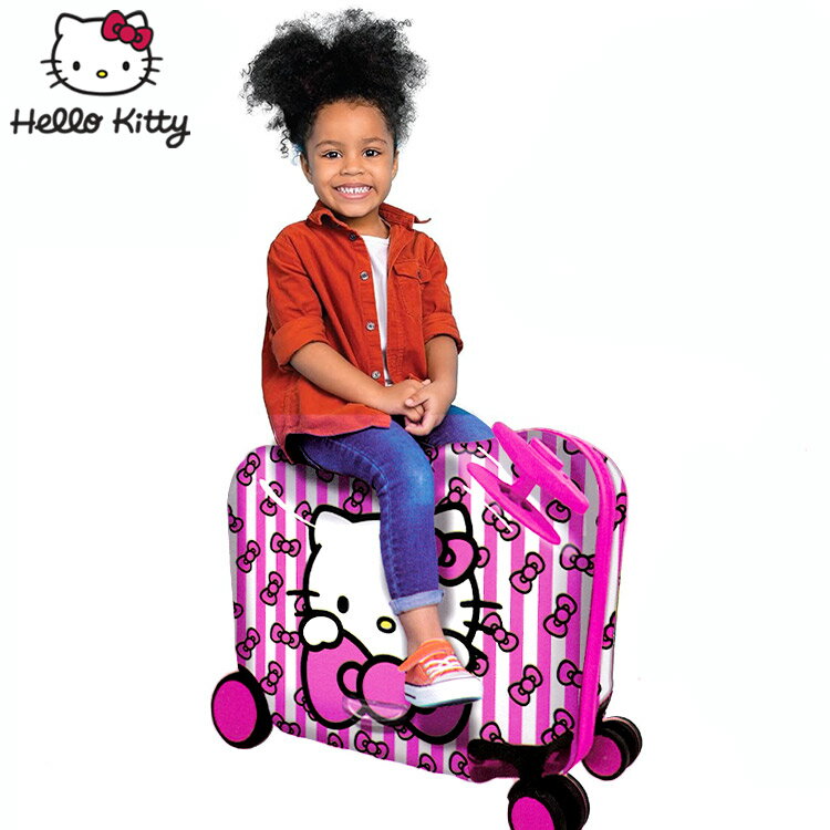 商品説明 商品名 Hello Kitty Ride On Luggage サイズ 約 幅43×高さ33×奥行20cm 対象年齢 低学年〜高学年 頃 材質 ポリエステル 他 生産国 MADE IN CHINA. 仕様 乗っても引いてもOK 大変な移動も変わる！！ 旅行や帰省で子供が歩き疲れても、 荷物を入れるスーツケースが遊び道具になって、 ベビーカーの様に乗って移動ができる！！ 前輪タイヤは360度回転で動きがスムーズ 中身が飛び出さない固定帯つき 片側は見えない収納 ショルダーベルト取り付け・取り外し可能 備考 ・ラッピング可(ラッピングバッグと一緒にご購入下さい。) ・入荷時期によりデザイン・カラー変更の場合がございます。 ・輸入商品特有の製造上のキズや塗装剥がれ等や輸送時のパッケージのダメージが見受けられる場合がございます。 ※輸入商品の為、入荷時より少しの汚れや傷が付いているものがございます。 　当店ではそのような商品も輸入品ならではという判断の元、販売しております。 　その点に関しての返品・交換はお断りさせて頂いております。 ■画像と商品が一部異なる場合もございますのでご了承ください。 ■在庫数、価格は日々変動いたします。 ※お買いもの前に必ずご確認ください。 ■アメリカ製品について ■お買い物ガイド 【検索キーワード】 ハローキティ キティ サンリオ キティちゃんグッズ グッズ 子供 子ども用 キッズ 幼児 バックパック リュック キャラクター インポート アメリカ買い付け 海外 輸入 通園 通学 入園 入学 オシャレ 特別 スペシャル お祝い プレゼント クリスマス 誕生日 ギフト 遠足 ピクニック お出掛け 男の子 女の子 ボーイズ ガールズ キッズ トドラー キャラクターグッズ バッグ 旅行 遠足 かばん キャリーケース 乗れるキャリー キッズキャリー キャリーバッグ スーツケース キッズキャリーケース ハードケース 旅行かばん 機内持ち込み キャリー キャラクター