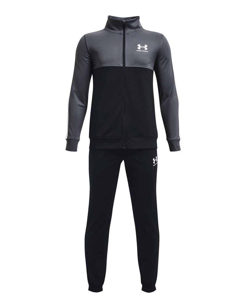 品番 1373978 ブランド UNDER ARMOUR(アンダーアーマー) 詳細 【商品名】UA COLOR BLOCK KNIT TRACK SUITS / UAカラーブロック ニット トラックスーツ（トレーニング/KIDS）【カラー】001 Black / / White【生産国】Indonesia【素材】ポリエステル100％【特長】クラシックなトラックスーツが進化。非常にソフトな素材が汗を逃がし、さらりとした軽やかな肌触りをキープ。速乾性に優れた素材で汗をすばやく発散裏起毛のしなやかなトリコットニット素材で柔らかい着心地と暖かさを実現上下ともに両サイドにポケットありジャケット：袖・裾はリブ仕様パンツ：外側にドローコードが付いたリブ仕様のウエストバンド ※在庫はメーカーと共有しておりますので、店頭在庫が欠品の場合はメーカー取り寄せとなり、入荷まで1週間ほど掛かる場合もございます。※メーカー在庫は非常に流動的でございます。メーカー在庫完売の為、商品をご用意することが出来ない場合がございます。※モニタ閲覧環境によっては、画面の商品と実際の商品の色が異なって見える場合がありますがご了承ください。※当店では複数店舗で在庫を共有している為、稀にご注文が重なり在庫切れとなる場合がございます。その際はメールにてご連絡させていただいております。ご了承くださいませ。メーカー希望小売価格はメーカーサイトに基づいて掲載しています。