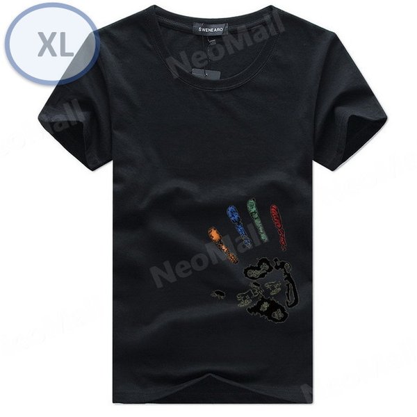 〜title〜 夏の定番 ☆ 丸首 半袖 Tシャツ【457】 ブラック XLサイズ トップス シャツ シンプル イラスト デザイン 春夏 商品詳細 カラー：ブラック　※カラーは1枚目写真参照サイズ：XL　※1〜2cm程の誤差がある場合がございます。　※ゆったり目に着たい方は1〜2サイズ上をお勧めさせていただいております。　-------------------------------------------------------------【配送について】海外自社倉庫からの発送となります。お届けまでに約2〜4週間ほどとなります。※天候や通関の混雑により、商品お届けまでに4週間を超えてしまう場合もございます。あらかじめご了承下さい。-------------------------------------------------------------注意事項■商品保証・返品対応について■≪商品発送後、初期不良7日間の対応について≫初期不良の対応につきましては往復の送料を当方負担致します。≪初期不良以外の保証対応について≫初期不良の経過している保証対応時の往復の送料はお客様負担になりますのでご了承下さい。★保障期間内であってもお客様都合によるご返品はお受けできませんので、あらかじめご了承ください★加工している場合や使用済み、付属品の抜き取り等が判明した場合には、いかなる理由でも返品・交換は出来ません。洋服に関しては、洗濯されたものは使用済みとないますので返品・交換はできません。★トラブル発生時、迅速に対応いたしますので、いきなりの悪い評価をご遠慮下さい。★メーカー品ではない為、取り扱いについてのサポートはできませんのでご了承下さい。★商品は新品未使用品ですが、パッケージが輸送や保管の関係上で多少キズ・汚れがある場合がありますのでご了承下さい★ロットにより、写真と色合いが異なる場合がありますのでご了承下さい。★この商品は輸入品につき細かい傷がある場合がございます。神経質、転売目的の方や海外製品に抵抗のある方は入札をお控え下さい。以上をご理解頂ける方のみご入札をお願い致します。apa-457-bk-XL0