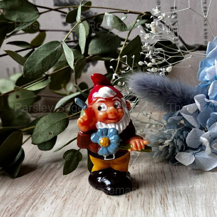 楽天Parsley Sage Rosemary and Thyme【USED】キンダーサプライズ こびと ギルド フラワー 1990年 フィギュア イタリア Kinder Surprise フェレロ Ferrero 蚤の市 小人 ノーム ドワーフ エルフ 職人 アーチザン お花 花 チョコエッグ おまけつき お菓子 おもちゃ TOY 置物 食玩【海外直輸入USED品】